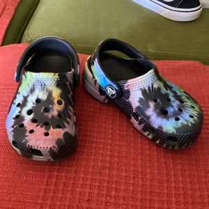 Crocs for kids. Tie dye crocks.
